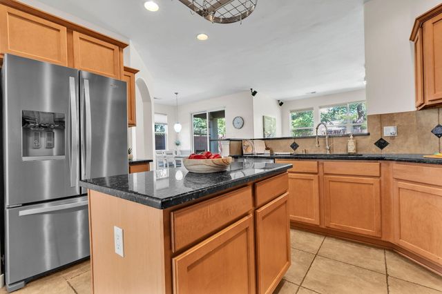 608 Bosque Verde Lane NW, Albuquerque, NM 87104