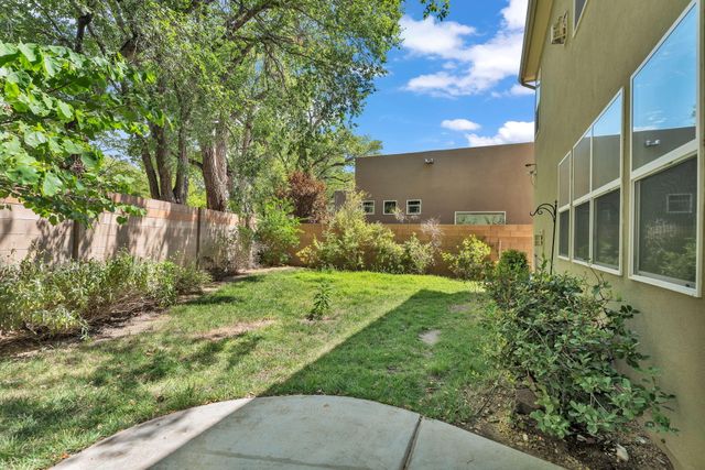 608 Bosque Verde Lane NW, Albuquerque, NM 87104