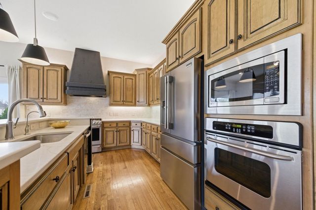 1817 N Cranbrook Cir, Wichita, KS 67206