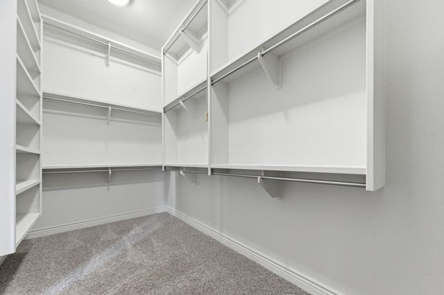 1817 N Cranbrook Cir, Wichita, KS 67206