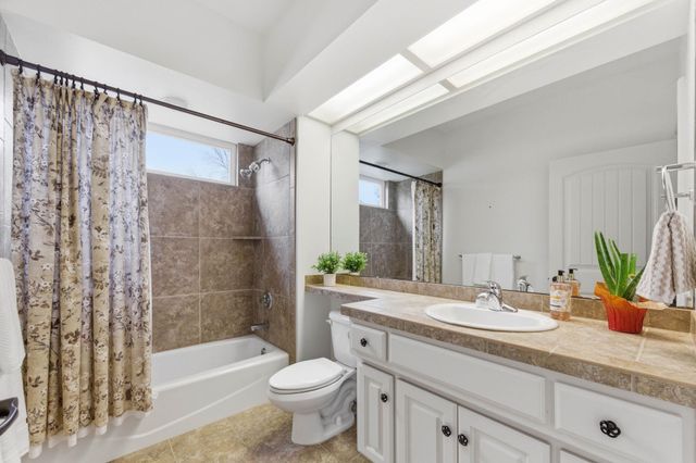 1817 N Cranbrook Cir, Wichita, KS 67206