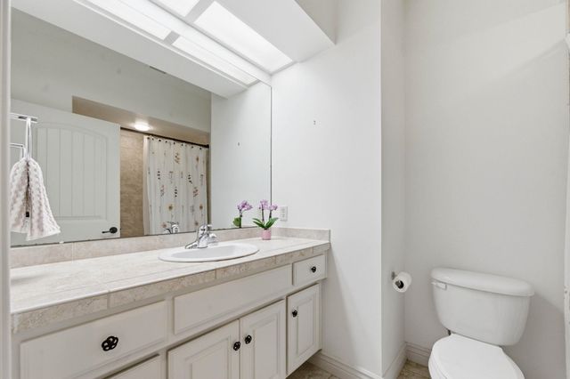 1817 N Cranbrook Cir, Wichita, KS 67206