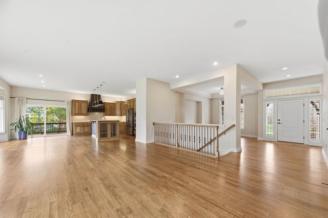 1817 N Cranbrook Cir, Wichita, KS 67206