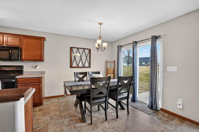 4134 Mockingbird Ln., Waterloo, IA 50701