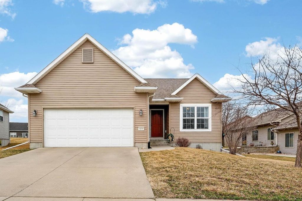 4134 Mockingbird Ln., Waterloo, IA 50701