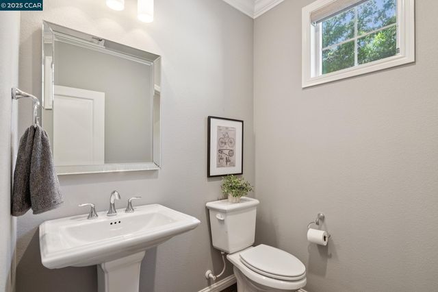 605 Chives Way, Walnut Creek, CA 94595