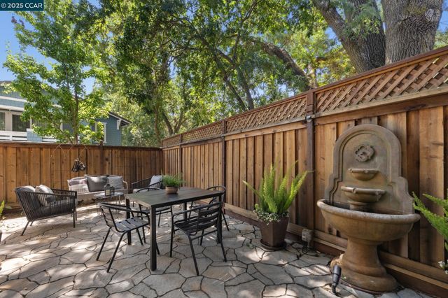605 Chives Way, Walnut Creek, CA 94595