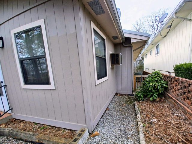 302 Royal Drive, Horseshoe Bend, AR 72512