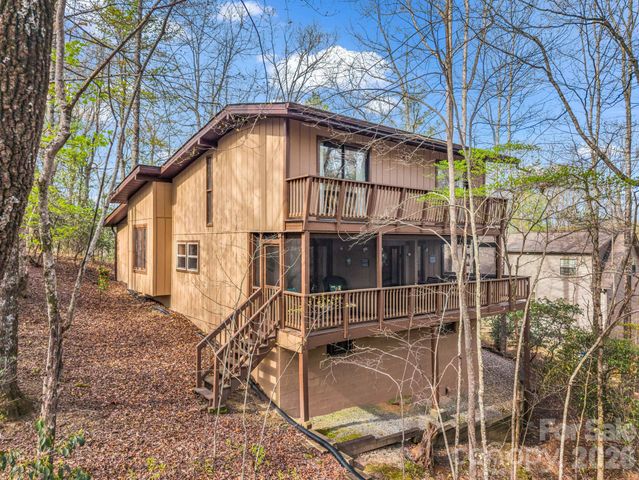 78 Wahuhu Court, Brevard, NC 28712