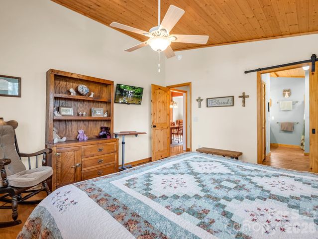 78 Wahuhu Court, Brevard, NC 28712