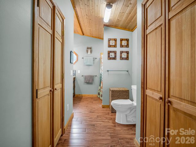 78 Wahuhu Court, Brevard, NC 28712