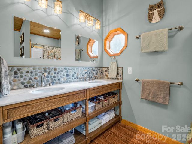 78 Wahuhu Court, Brevard, NC 28712