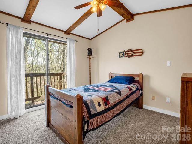 78 Wahuhu Court, Brevard, NC 28712