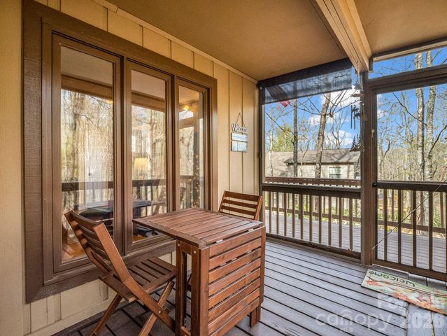 78 Wahuhu Court, Brevard, NC 28712