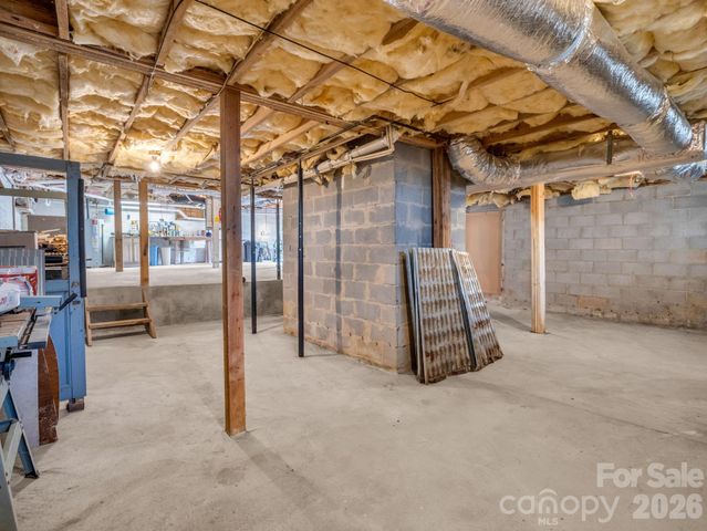 78 Wahuhu Court, Brevard, NC 28712