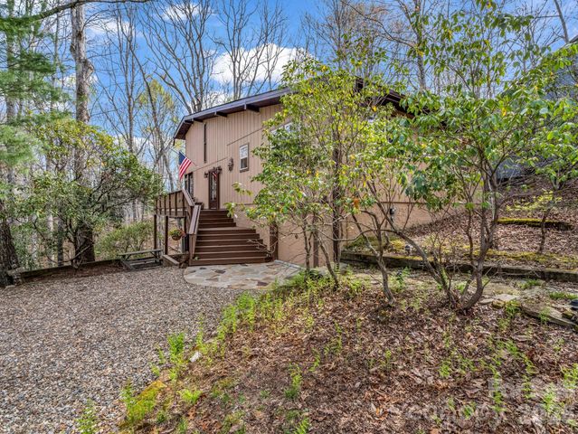78 Wahuhu Court, Brevard, NC 28712