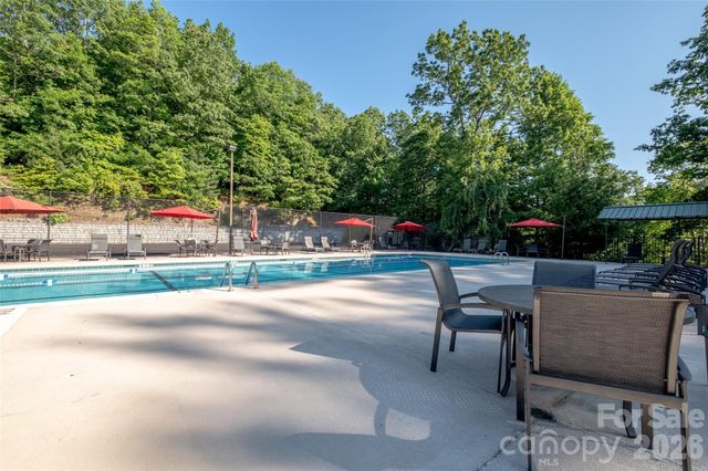 78 Wahuhu Court, Brevard, NC 28712