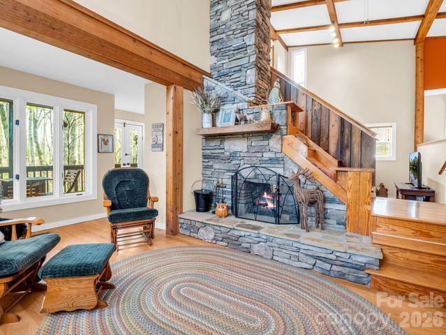 78 Wahuhu Court, Brevard, NC 28712
