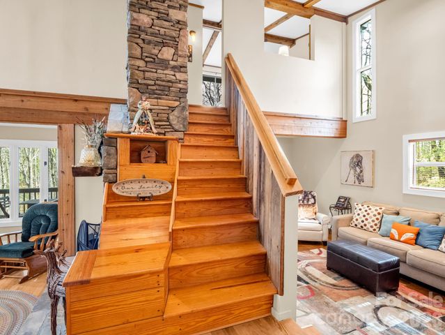 78 Wahuhu Court, Brevard, NC 28712