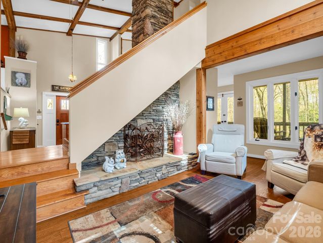 78 Wahuhu Court, Brevard, NC 28712