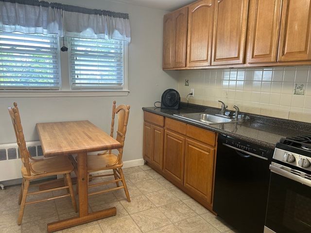 6-8 Genetti Circle 6, Bedford, MA 01730