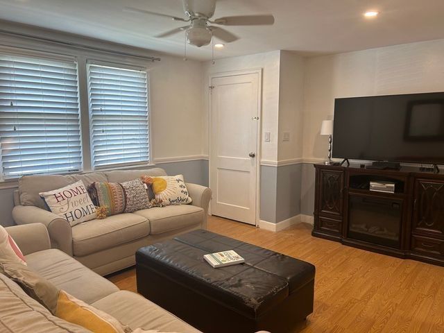 6-8 Genetti Circle 6, Bedford, MA 01730