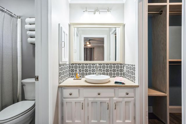 1202 Thorpe LN 406D, San Marcos, TX 78666