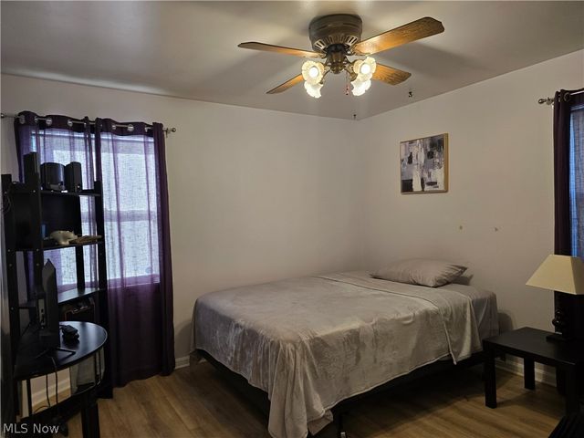 27 Grandmere Drive, Bedford, OH 44146