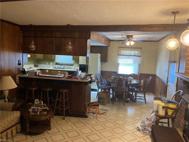 240 Driftwood RD, Virginia Beach, VA 23452