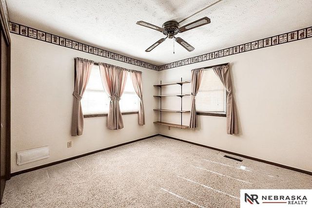 2203 Beaver Lake Boulevard, Plattsmouth, NE 68048