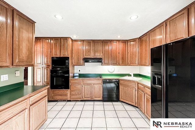 2203 Beaver Lake Boulevard, Plattsmouth, NE 68048