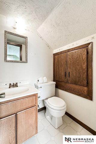 2203 Beaver Lake Boulevard, Plattsmouth, NE 68048