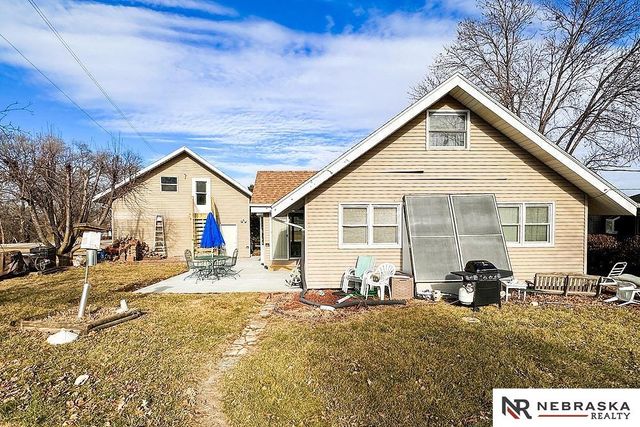2203 Beaver Lake Boulevard, Plattsmouth, NE 68048
