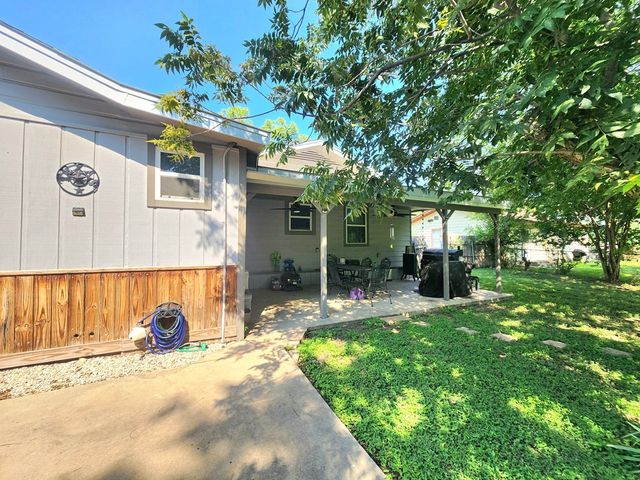 201 Pearl St, Kerrville, TX 78028