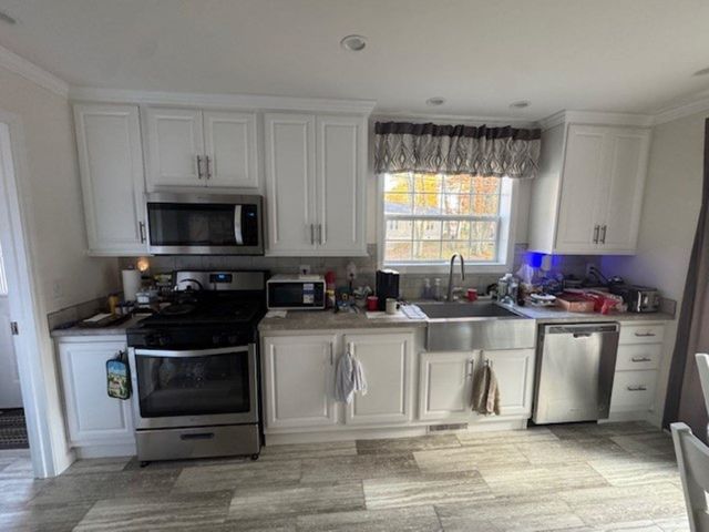 139 Robinhood Drive, Exeter, NH 03833