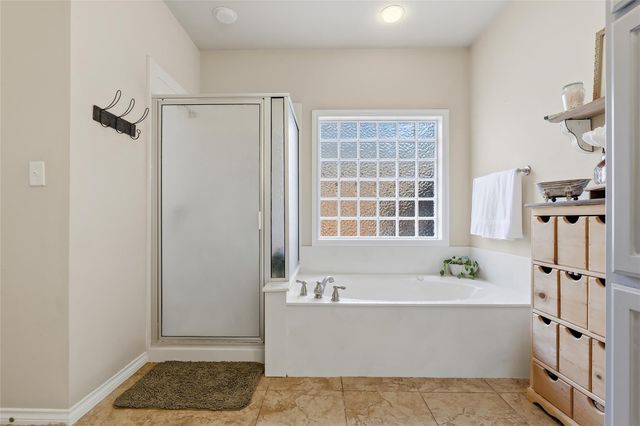 2700 Hickory Court, Bryan, TX 77808