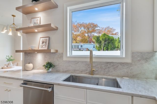 333 Harrison St, Paramus Boro, NJ 07652