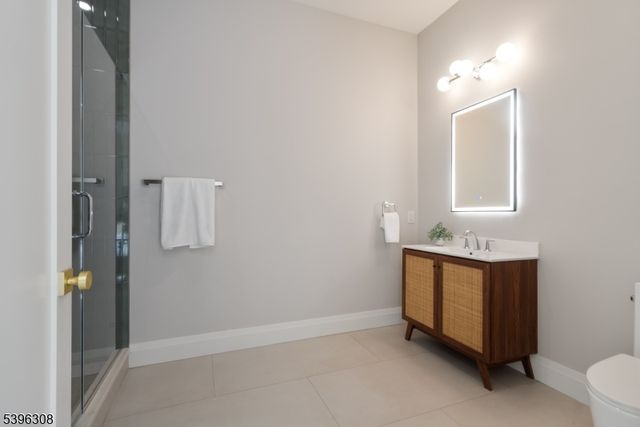 333 Harrison St, Paramus Boro, NJ 07652