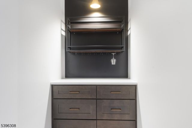 333 Harrison St, Paramus Boro, NJ 07652