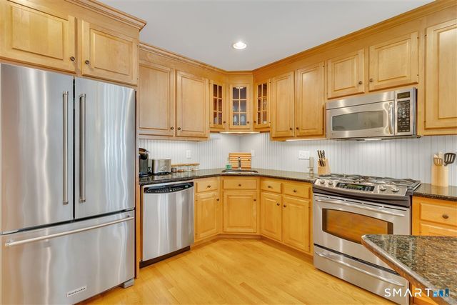 21 Church Terrace, Newington, CT 06111