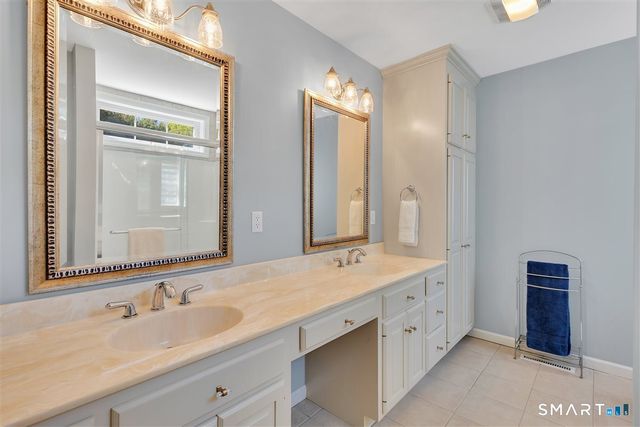 21 Church Terrace, Newington, CT 06111