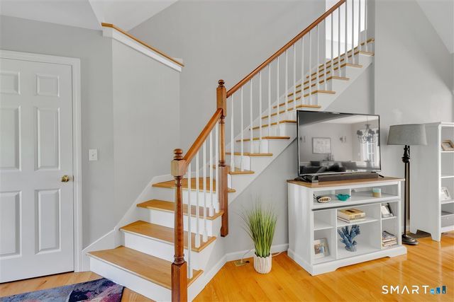 21 Church Terrace, Newington, CT 06111