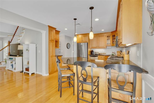 21 Church Terrace, Newington, CT 06111