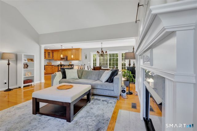 21 Church Terrace, Newington, CT 06111