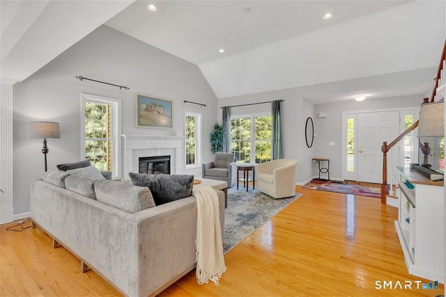 21 Church Terrace, Newington, CT 06111