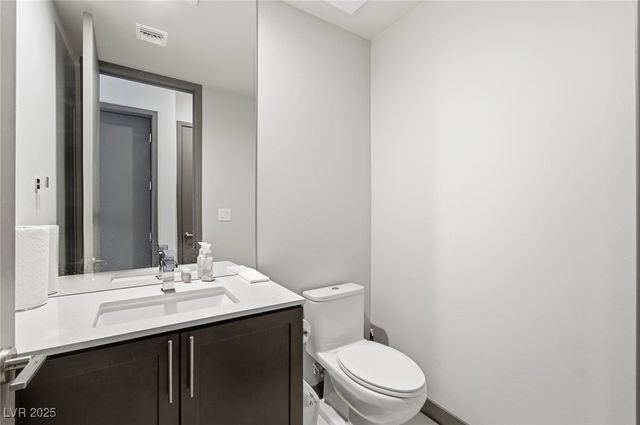 17 Promenade Isle Lane, Henderson, NV 89011