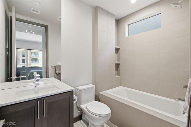 17 Promenade Isle Lane, Henderson, NV 89011