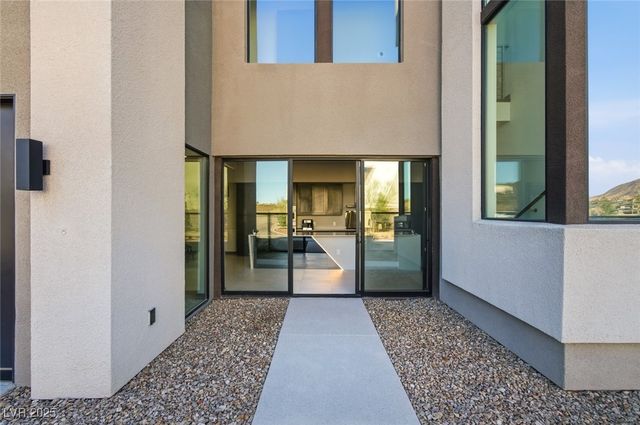 17 Promenade Isle Lane, Henderson, NV 89011