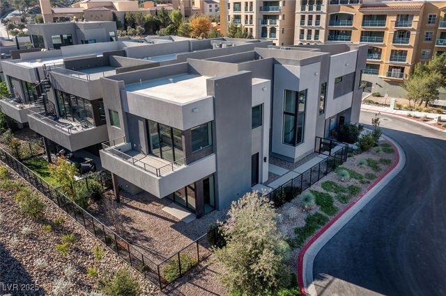 17 Promenade Isle Lane, Henderson, NV 89011