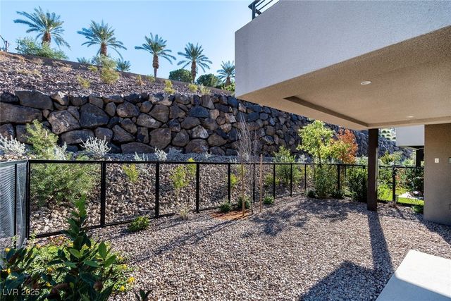 17 Promenade Isle Lane, Henderson, NV 89011